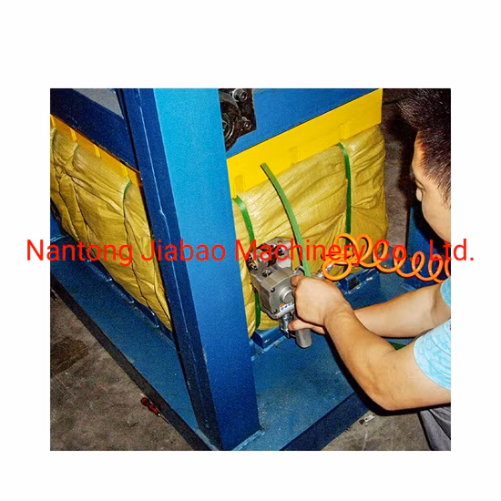 Hydraulic Vertical Lifting Chamber Clothing Baler